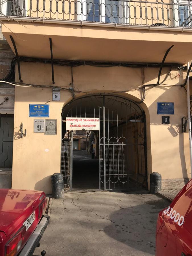 Трирівневий Лофт Із Спальнею-Укриттям Self Check-In 247 Odessa Zewnętrze zdjęcie